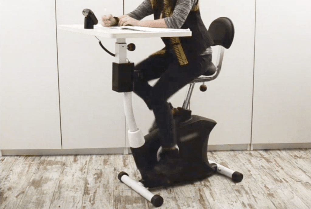 Le vélo bureau s&rsquo;installe dans un collège. Découvrez pourquoi ?